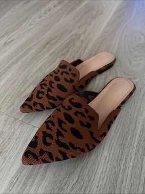Leopard-Print Pointed Toe Mule in Brown and Black
